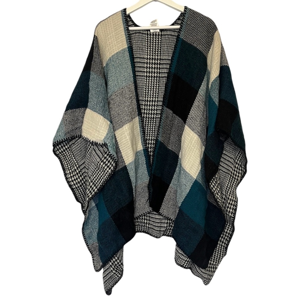 WOOLRICH | Women’s Reversible Plaid Poncho Green & Black One Size